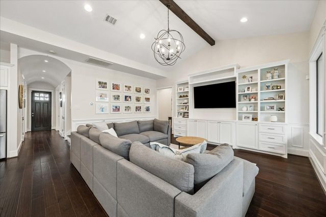 1542 Chantilly Lane, Houston, TX 77018