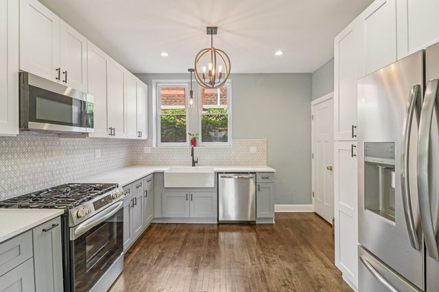 9944 S Prospect Avenue, Chicago, IL 60643