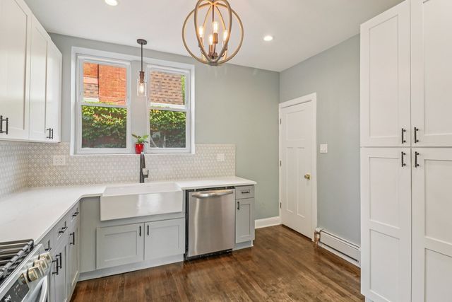 9944 S Prospect Avenue, Chicago, IL 60643