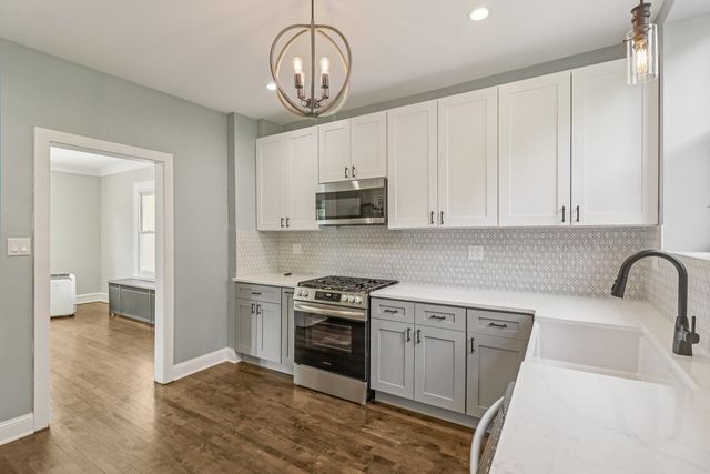 9944 S Prospect Avenue, Chicago, IL 60643