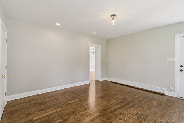 9944 S Prospect Avenue, Chicago, IL 60643