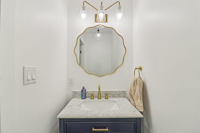 9944 S Prospect Avenue, Chicago, IL 60643