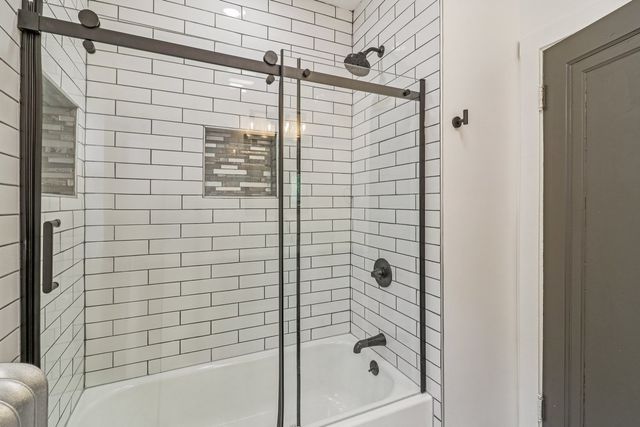 9944 S Prospect Avenue, Chicago, IL 60643