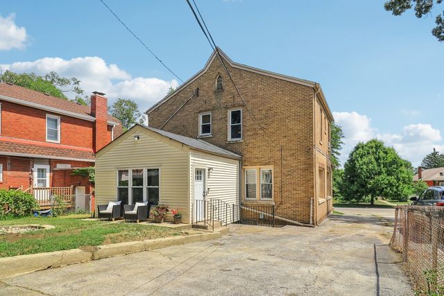 9944 S Prospect Avenue, Chicago, IL 60643