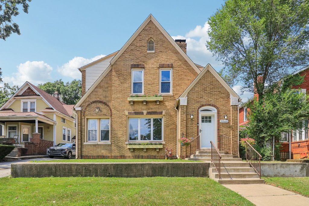 9944 S Prospect Avenue, Chicago, IL 60643