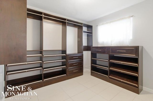 22840 Lake Boulevard, Saint Clair Shores, MI 48082