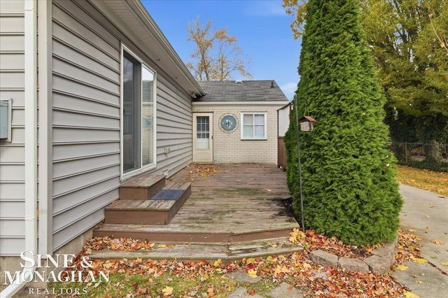 22840 Lake Boulevard, Saint Clair Shores, MI 48082