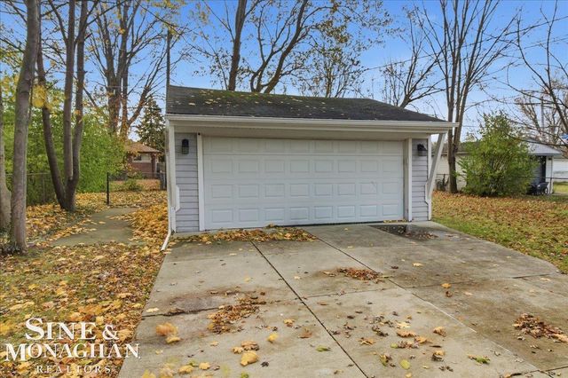 22840 Lake Boulevard, Saint Clair Shores, MI 48082