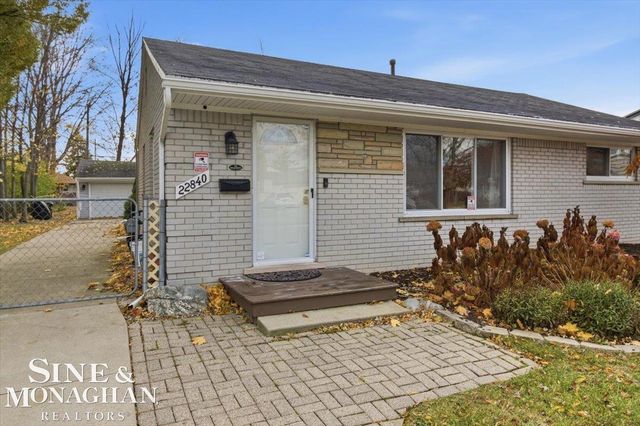 22840 Lake Boulevard, Saint Clair Shores, MI 48082