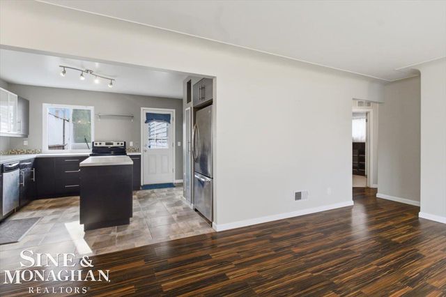 22840 Lake Boulevard, Saint Clair Shores, MI 48082