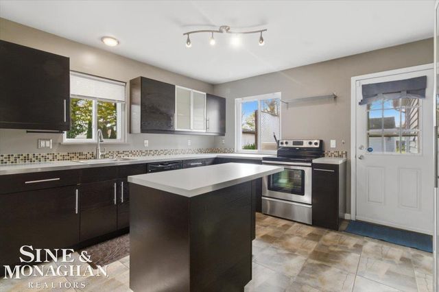 22840 Lake Boulevard, Saint Clair Shores, MI 48082