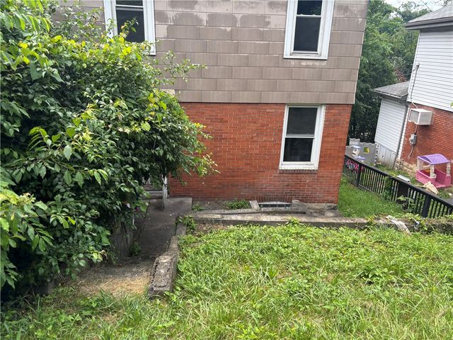 2319 Dartmore, Overbrook, PA 15210