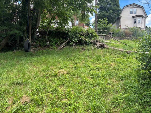 2319 Dartmore, Overbrook, PA 15210