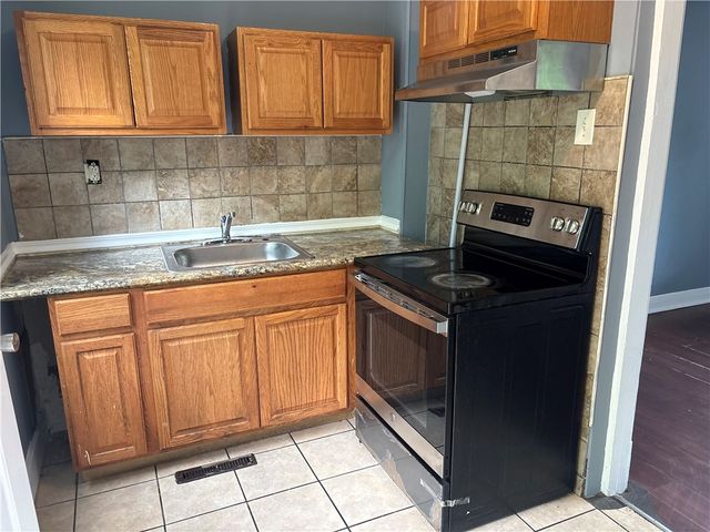 2319 Dartmore, Overbrook, PA 15210