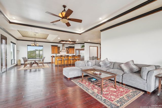 285 Timber Hill, Pipe Creek, TX 78063