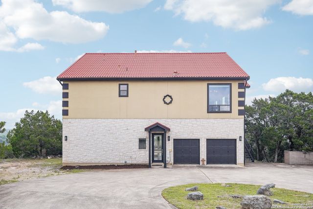 285 Timber Hill, Pipe Creek, TX 78063