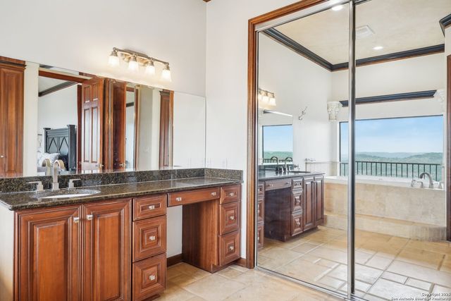 285 Timber Hill, Pipe Creek, TX 78063