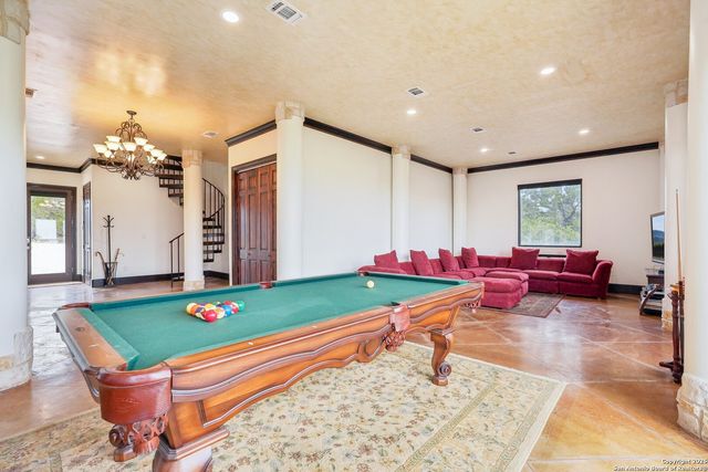 285 Timber Hill, Pipe Creek, TX 78063