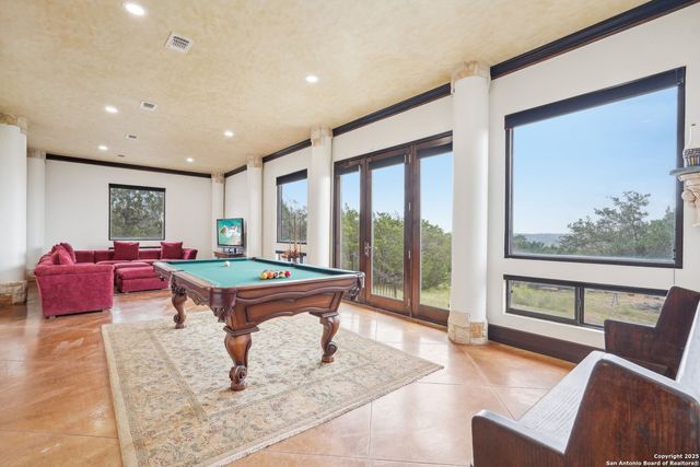 285 Timber Hill, Pipe Creek, TX 78063