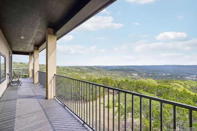 285 Timber Hill, Pipe Creek, TX 78063
