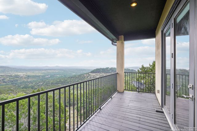 285 Timber Hill, Pipe Creek, TX 78063