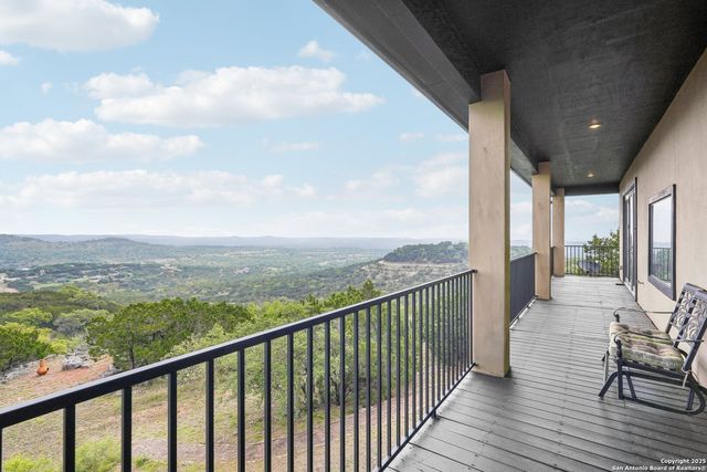 285 Timber Hill, Pipe Creek, TX 78063