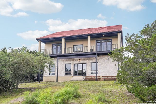 285 Timber Hill, Pipe Creek, TX 78063