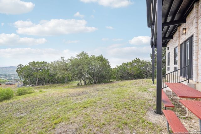 285 Timber Hill, Pipe Creek, TX 78063