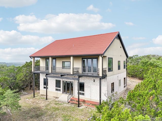 285 Timber Hill, Pipe Creek, TX 78063