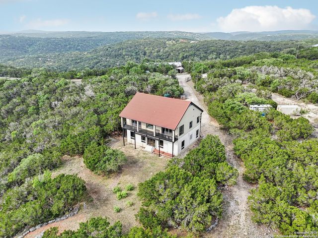 285 Timber Hill, Pipe Creek, TX 78063