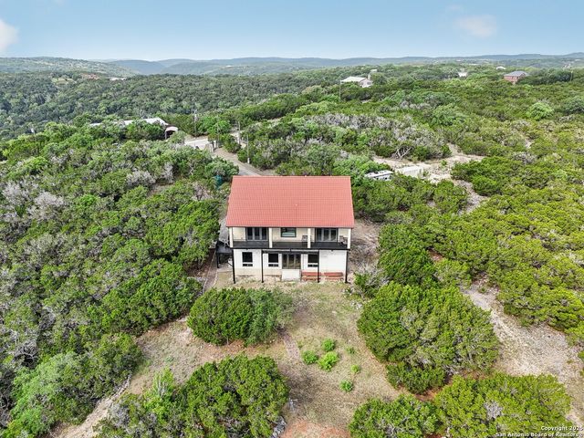 285 Timber Hill, Pipe Creek, TX 78063