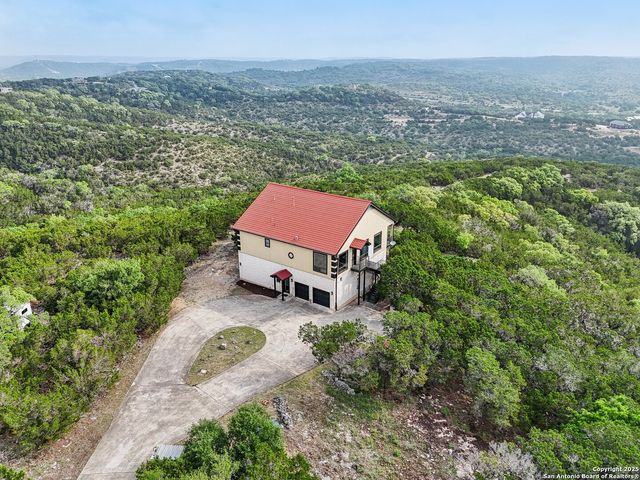 285 Timber Hill, Pipe Creek, TX 78063