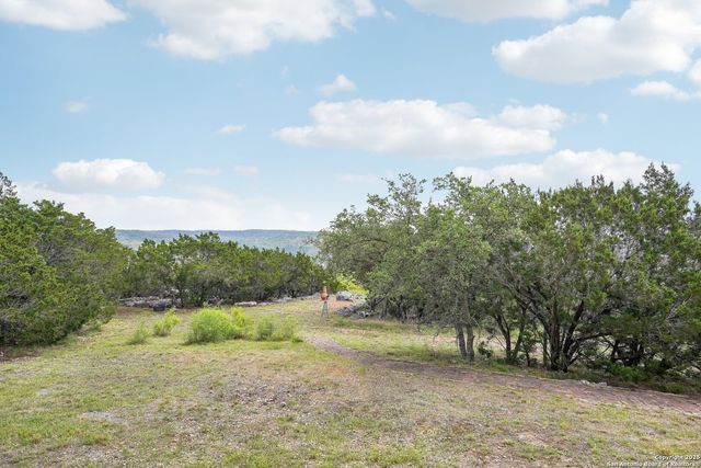 285 Timber Hill, Pipe Creek, TX 78063