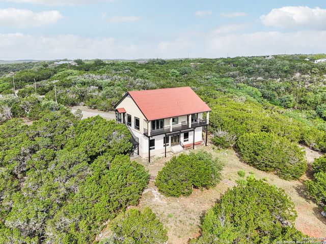 285 Timber Hill, Pipe Creek, TX 78063
