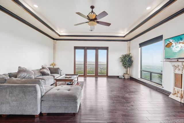 285 Timber Hill, Pipe Creek, TX 78063