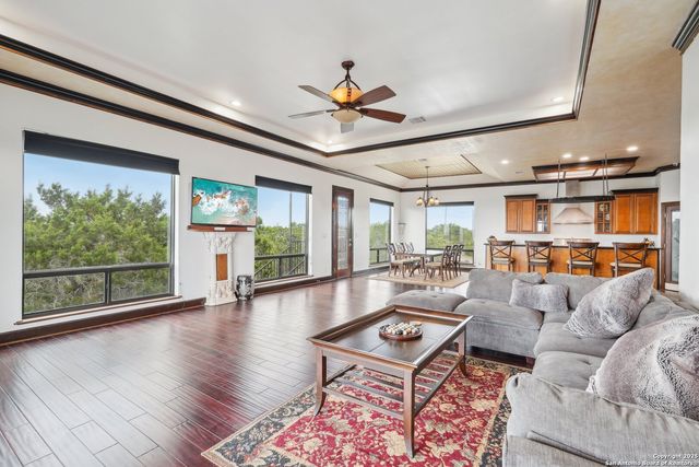 285 Timber Hill, Pipe Creek, TX 78063