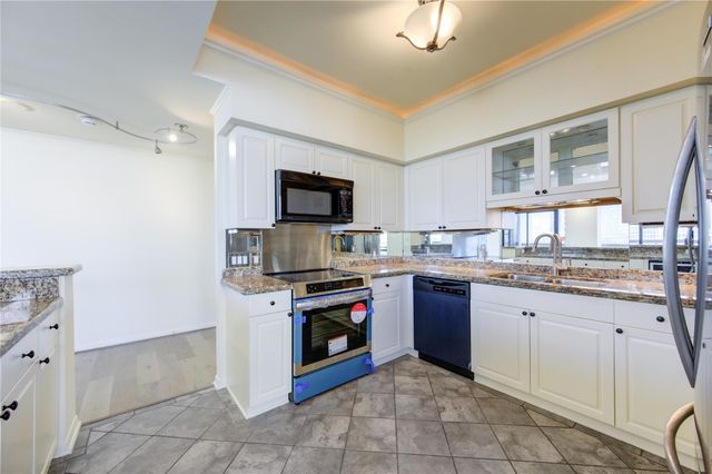 14 Greenway Plaza 12R, Houston, TX 77046