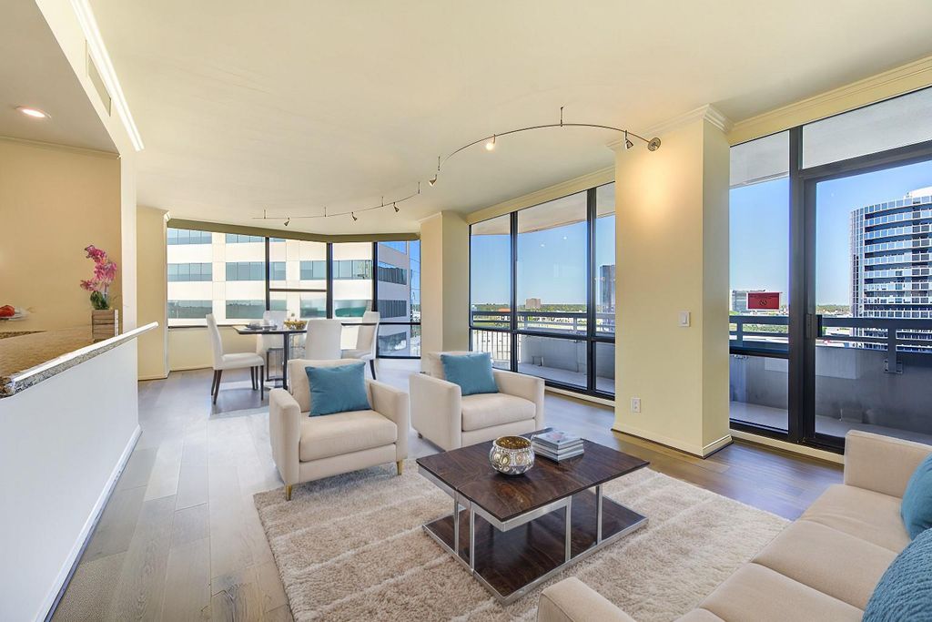 14 Greenway Plaza 12R, Houston, TX 77046