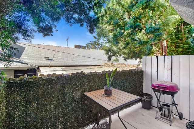 16800 saticoy 4, Lake Balboa, CA 91406