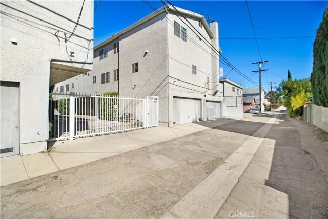 16800 saticoy 4, Lake Balboa, CA 91406