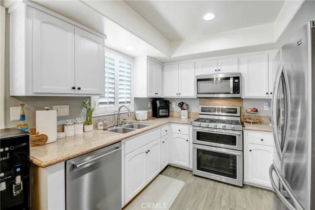 16800 saticoy 4, Lake Balboa, CA 91406