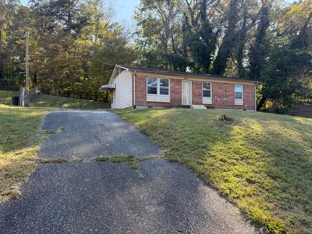 885 Southland DR, Martinsville, VA 24112