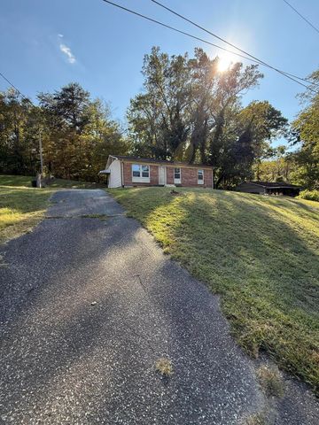 885 Southland DR, Martinsville, VA 24112