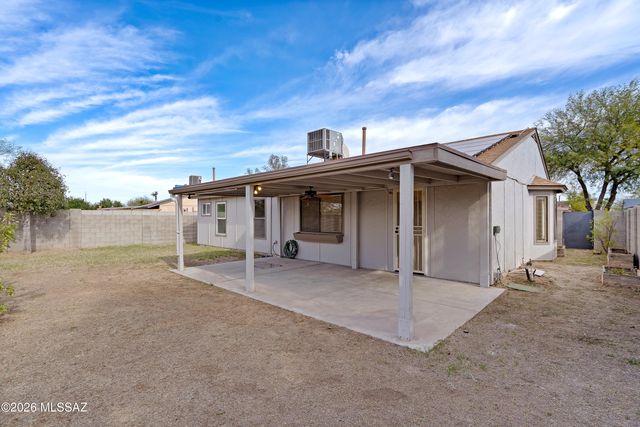 2657 W Lazybrook Drive, Tucson, AZ 85741