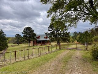 37370 Watertower Road, Howe, OK 74940