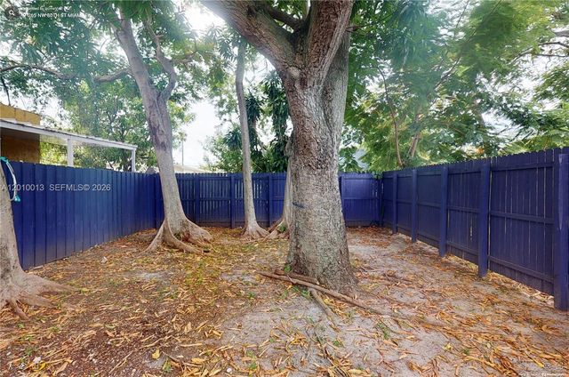 265 NW 80th St, Miami, FL 33150