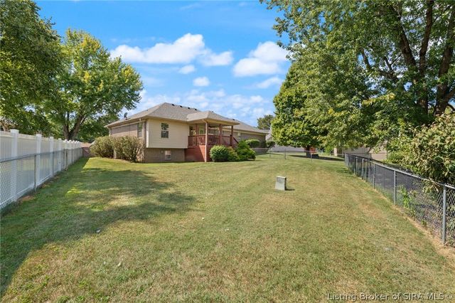103 Arbor Court, Sellersburg, IN 47172