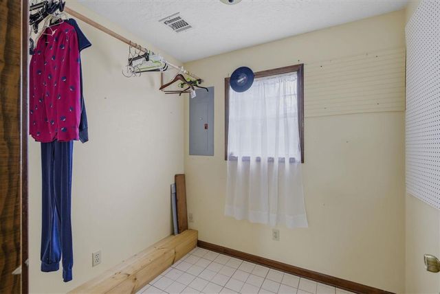 40 Poinsetta Road, Sulphur, LA 70663