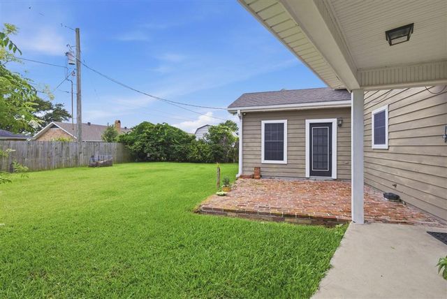 40 Poinsetta Road, Sulphur, LA 70663