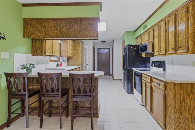 40 Poinsetta Road, Sulphur, LA 70663